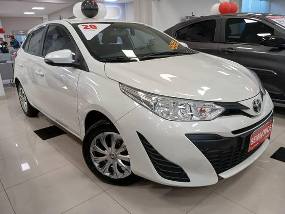 TOYOTA YARIS 1.3 16V FLEX XL LIVE MANUAL TOYOTA YARIS 1.3 16V FLEX XL LIVE MANUAL